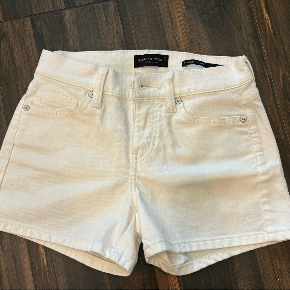 Banana Republic White Denim Shorts (24P)